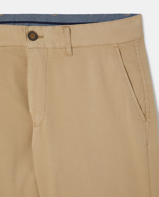 Bermuda tipo chino de hombre beige · Lloyd's · El Corte Inglés