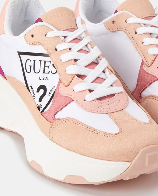 Zapatillas deportivas de mujer en color rosa con suela chunky · Guess · El  Corte Inglés