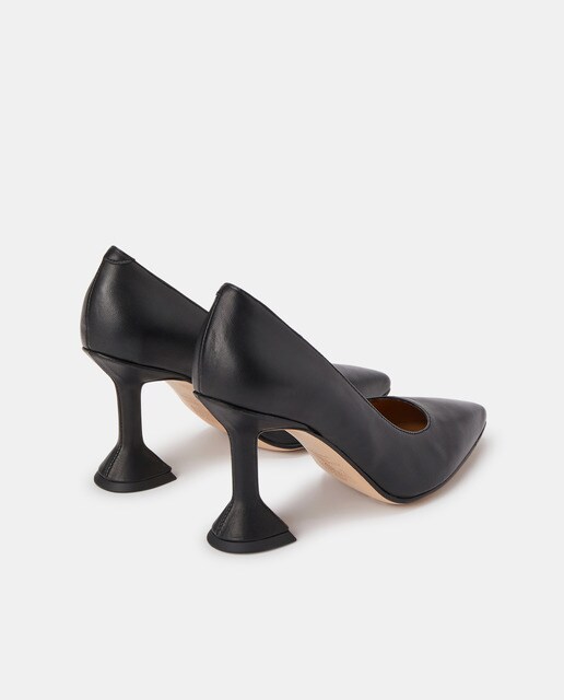Zapatos de salón de mujer en piel negro con puntera afilada · Pedro Miralles  · El Corte Inglés