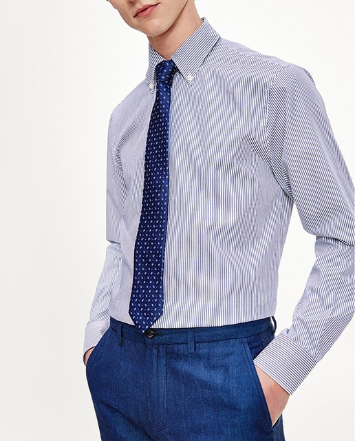 Imagen 0 de Camisa de hombre slim de rayas blanca y azul marino