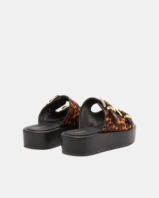 Sandalias de plataforma de mujer en piel con estampado animal print · Guess  · El Corte Inglés
