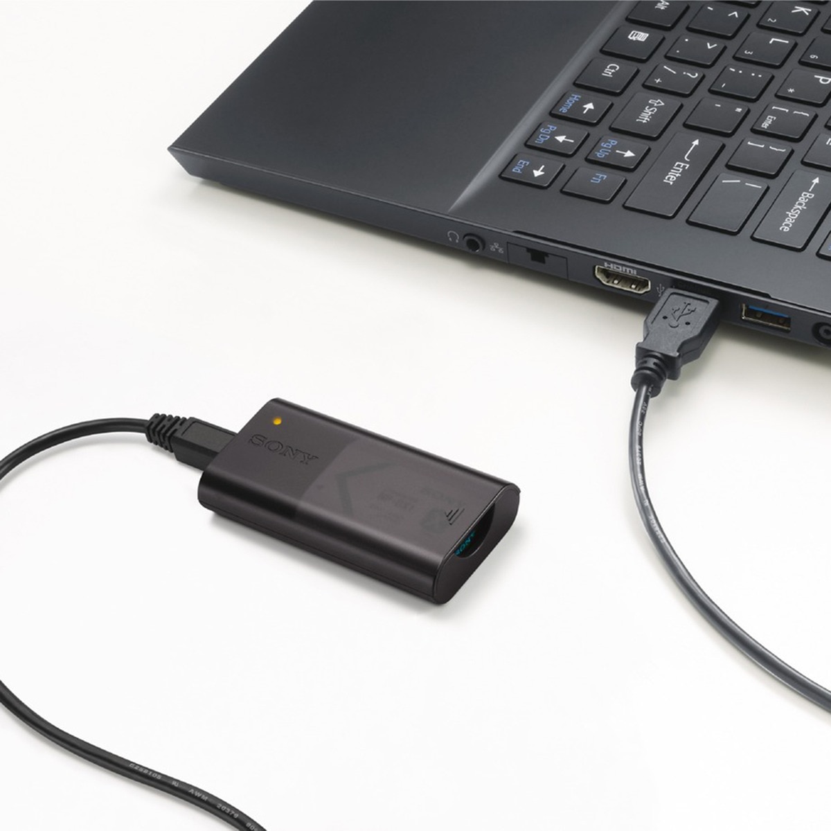 Kit cargador de viaje + Batería USB Sony 7