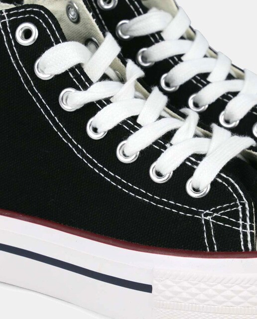 Zapatillas de niña en negro altas de lona con plataforma · CHIKA10 · El  Corte Inglés