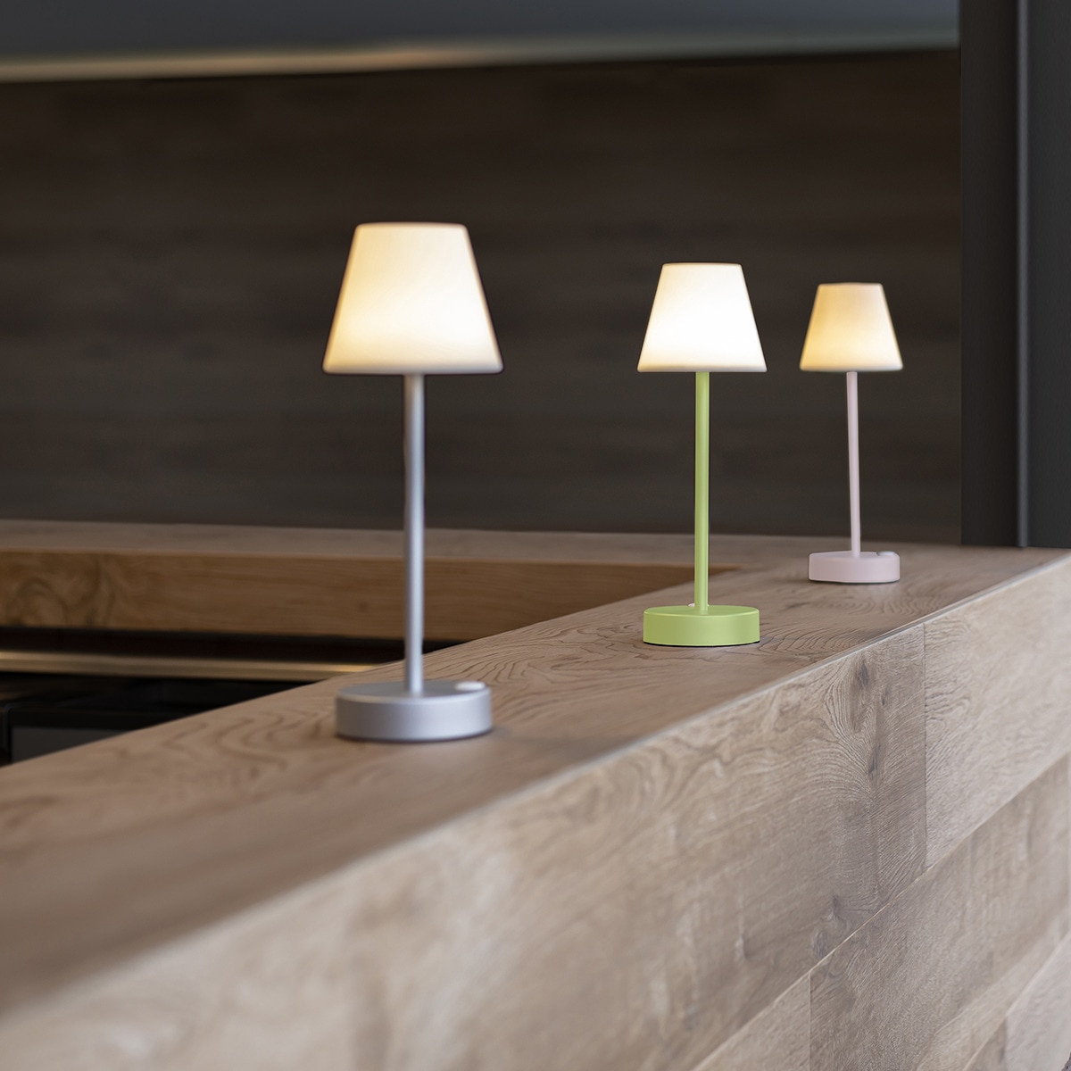 Candeeiro de mesa de exterior com LED integrado Lola Slim 30 Lima-2