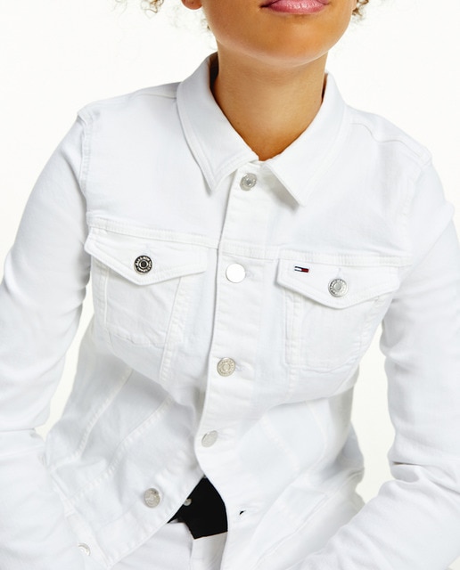 Imagen 0 de Cazadora vaquera de mujer fit slim con bolsillos.