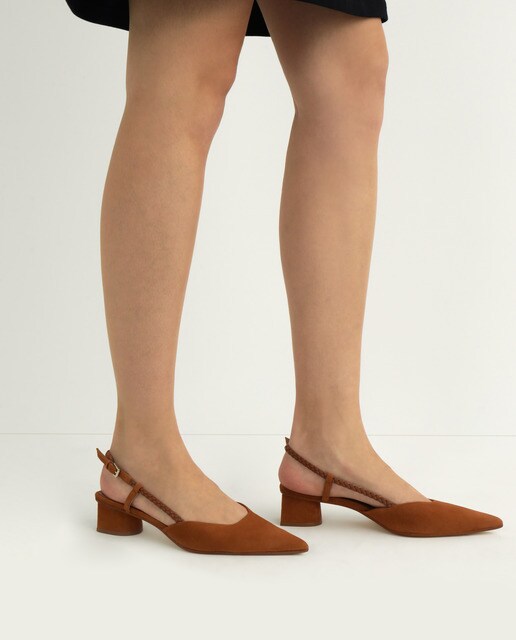 Zapatos de salón de mujer en ante marrón con tira trenzada · Latouche · El  Corte Inglés
