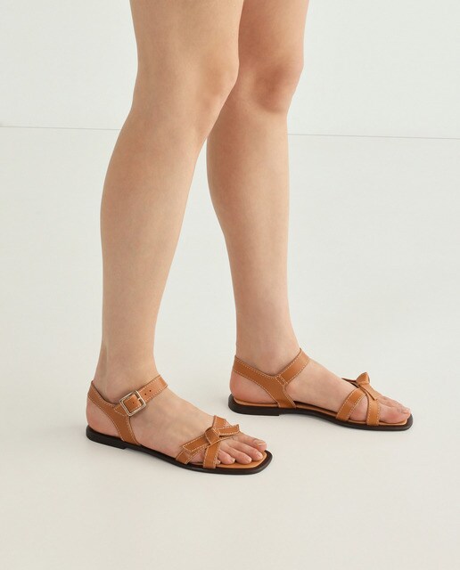 Sandalias planas de mujer de piel en color marrón · Latouche · El Corte  Inglés