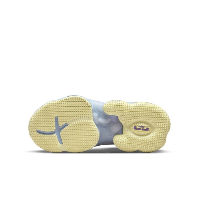 Zapatillas de baloncesto de niños Lebron 19 Nike · El Corte Inglés