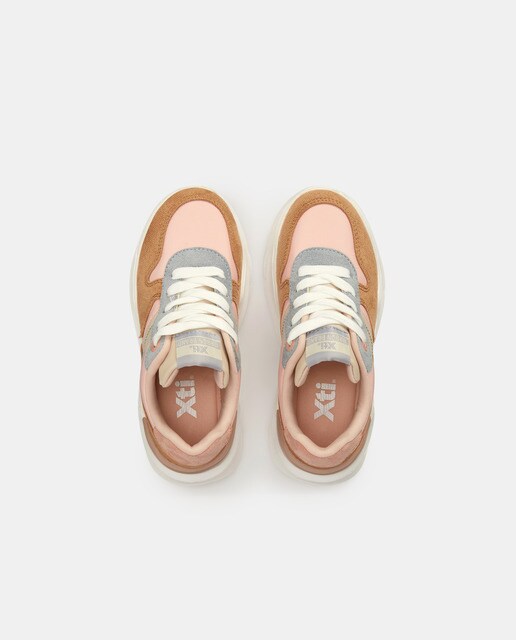 Zapatillas deportivas de niña en camel con piso chunky · Xti · El Corte  Inglés