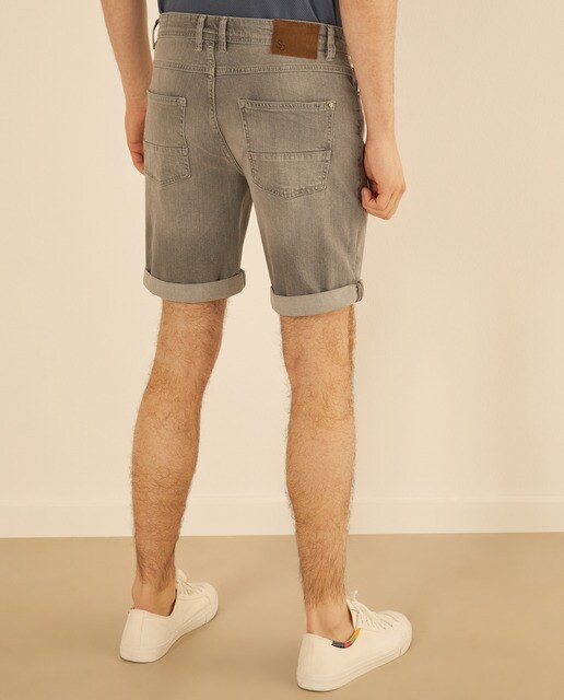 Bermuda vaquera de hombre gris · Studio Classics · El Corte Inglés