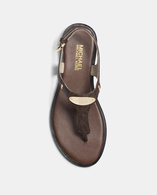 Sandalias planas en marrón con placa con logotipo · Michael Michael Kors · El  Corte Inglés