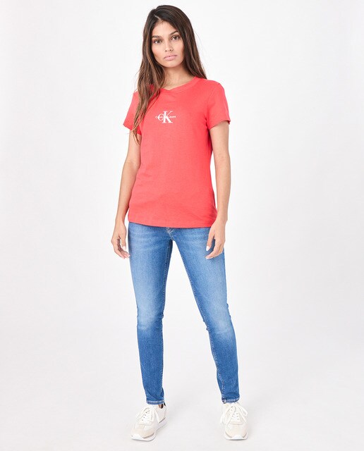 Camiseta de mujer slim con cuello redondo · Calvin Klein Jeans · El Corte  Inglés