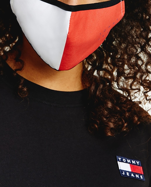 Imagen 0 de Mascarilla higiénica de tela Tommy Hilfiger de algodón en blanco y rojo