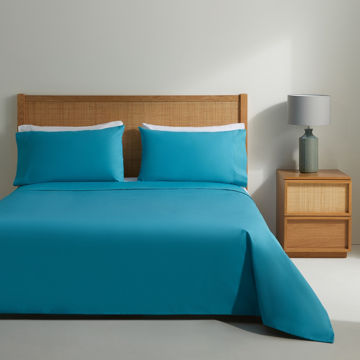 Teora, Psicologa, Y Uso Inclusivo Del Color En El Diseo. Cover UK