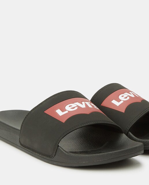 Chanclas de hombre en color negro con logotipo · Levi's · El Corte Inglés