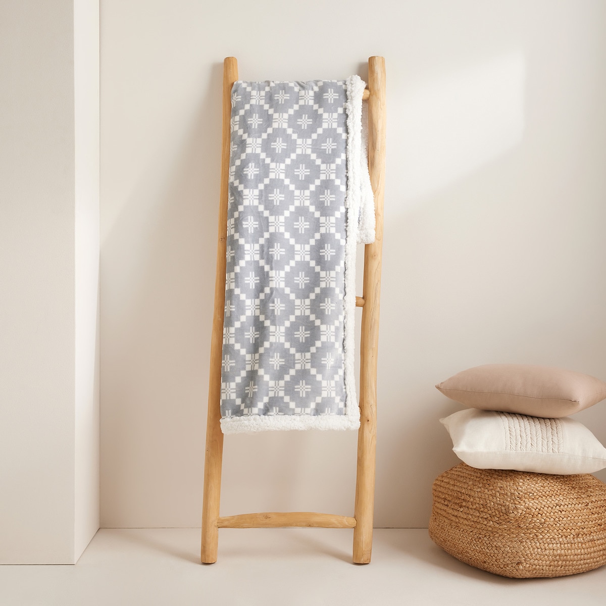 Manta decorativa Laika Basics El Corte Inglés Gris-1