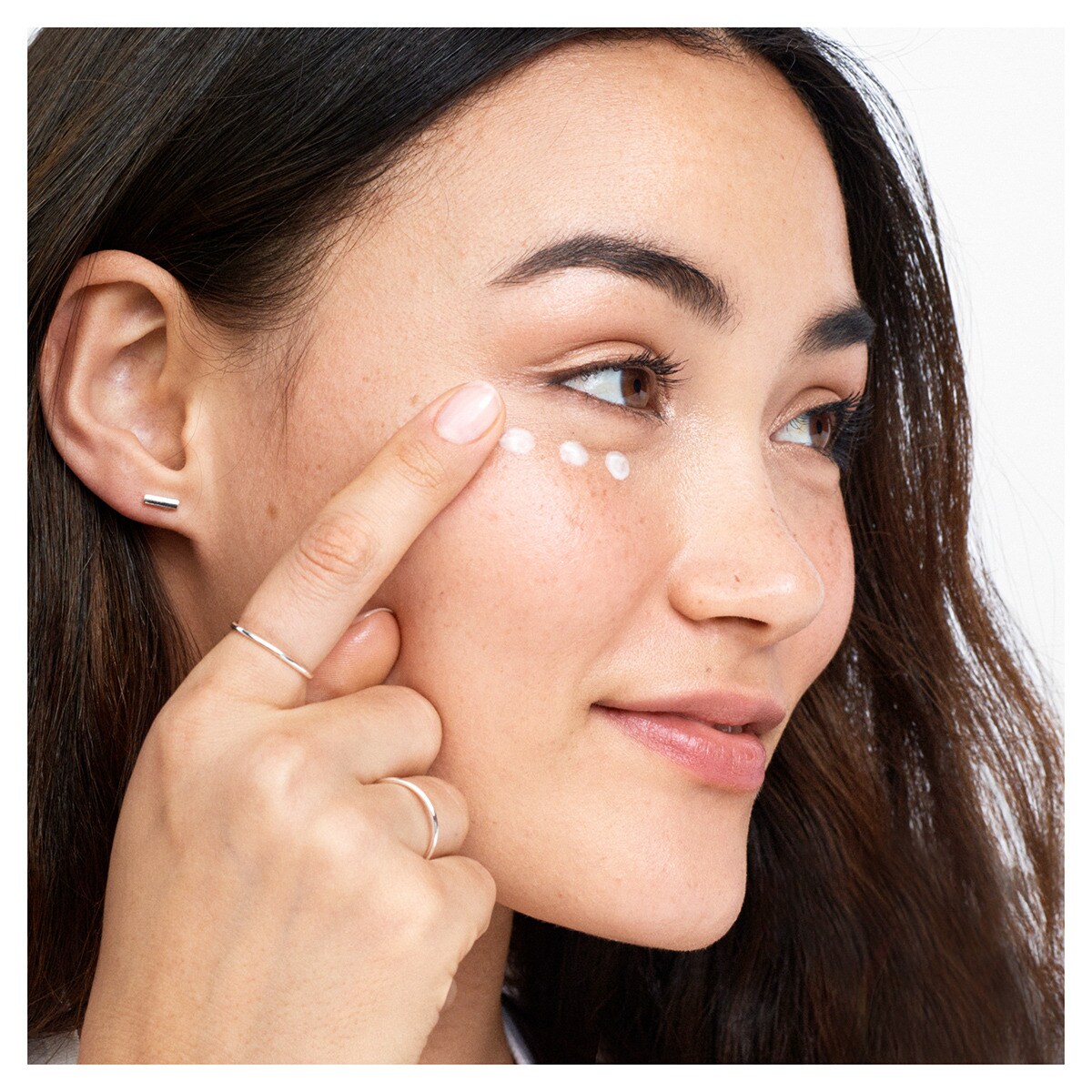 Eyes illuminating eye cream to reduce dark circles jar 15 ml · OLAY