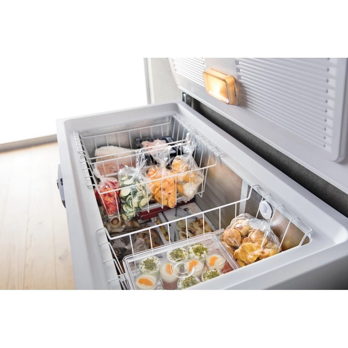 Arca Congeladora Horizontal Whirlpool WHE31352 FO 2 com Tecnologia 6º Sentido e FastFreezing e de 118 cm de Largura - Branco Branco-6