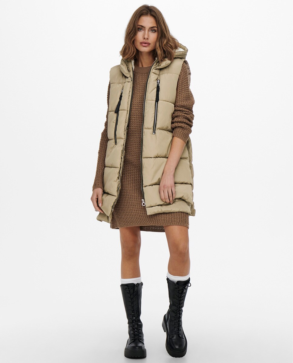 Veste longue sans manches matelassée à capuche