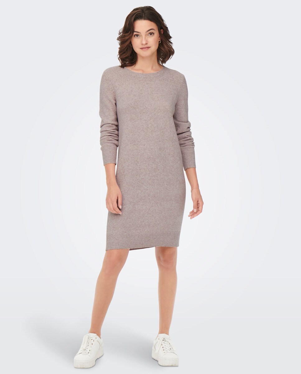 Robe courte à manches longues