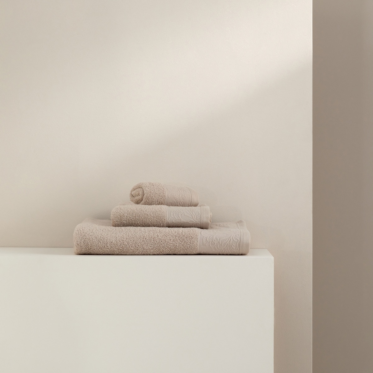 Serviette de bain 450 g/m2 Aris Basics