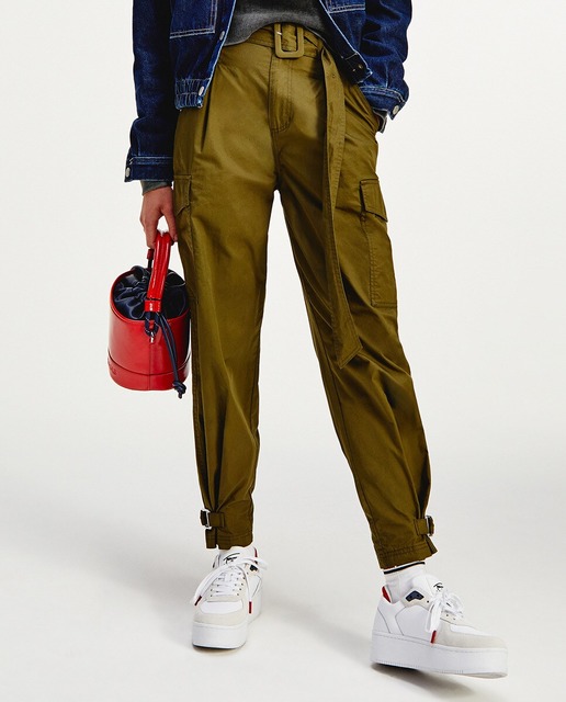 Imagen 0 de Pantalón de mujer tipo militar de tiro alto