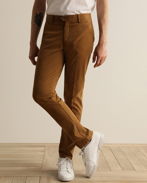 Imagen 0 de Chino de la colección Black de hombre custom marrón