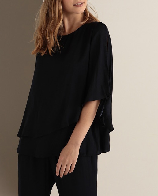 Imagen 0 de Blusa de mujer talla grande con capas y escote redondo