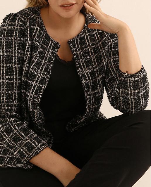 Imagen 0 de Chaqueta corta de mujer talla grande de punto
