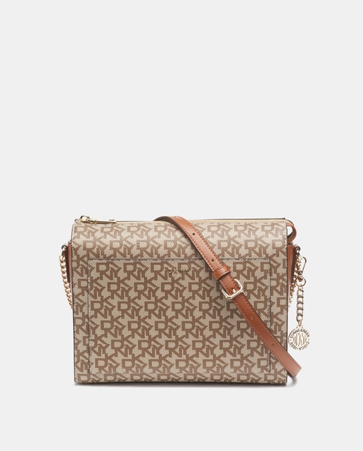 Imagen 0 de Bandolera de mujer DKNY en natural con estampado de logos y detalles marrones