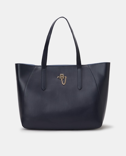Imagen 0 de Tote en color azul marino con asa firme y logotipo metalizado Tommy Hilfiger con detalle de cadena.