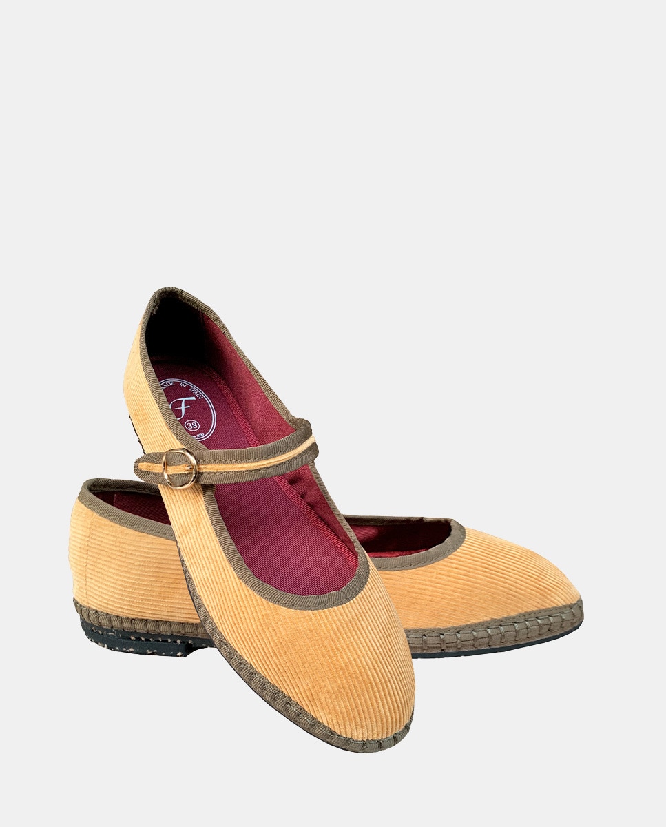 Merceditas de mujer en color mostaza de pana combinado con ribete en