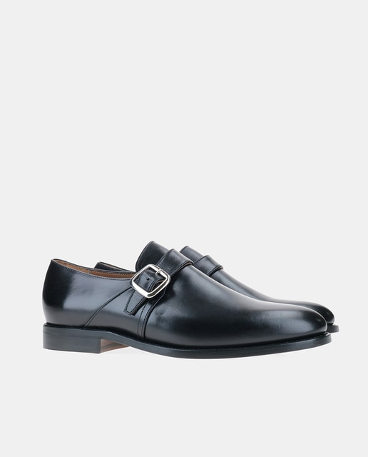 Imagen 0 de Bluchers de hombre en negro de piel boxcalf con hebilla y suela de cuero