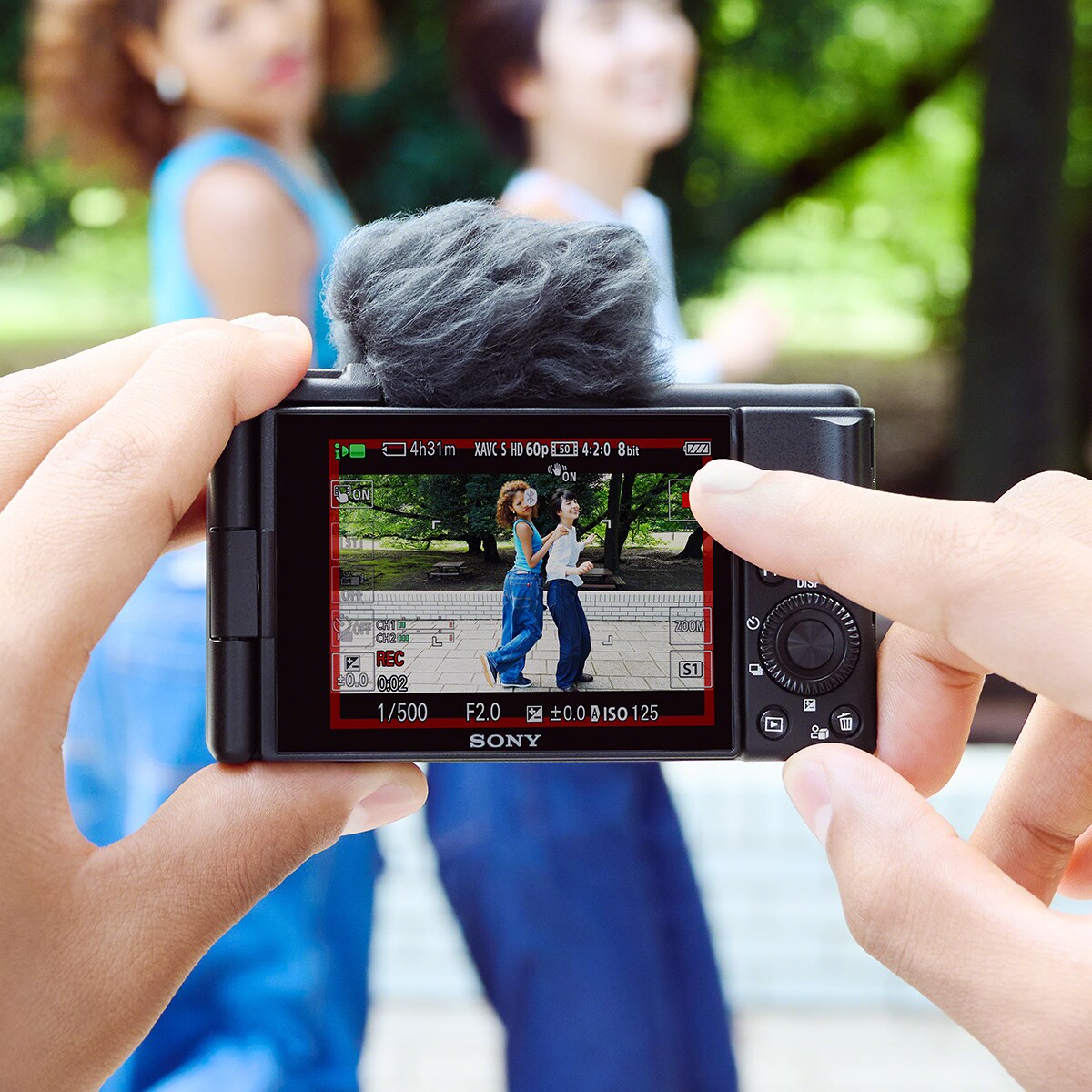 Sony ZV-1F cámara compacta vlogging con objetivo prime ultra gran angular de 20 mm y pantalla LCD de ángulo variable ideal para selfies (ZV1FBDI.EU) Negro-8