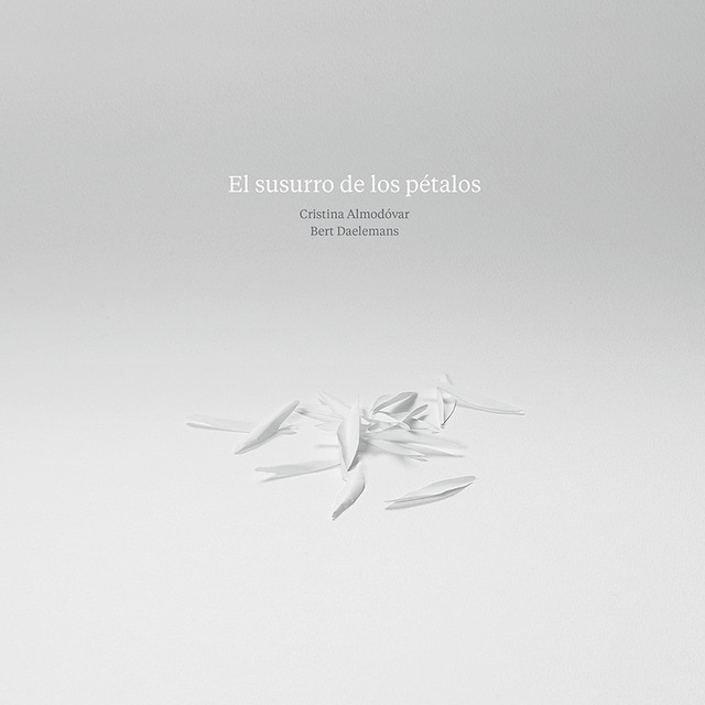 Imagen 0 de El susurro de los pétalos  (Tapa dura)