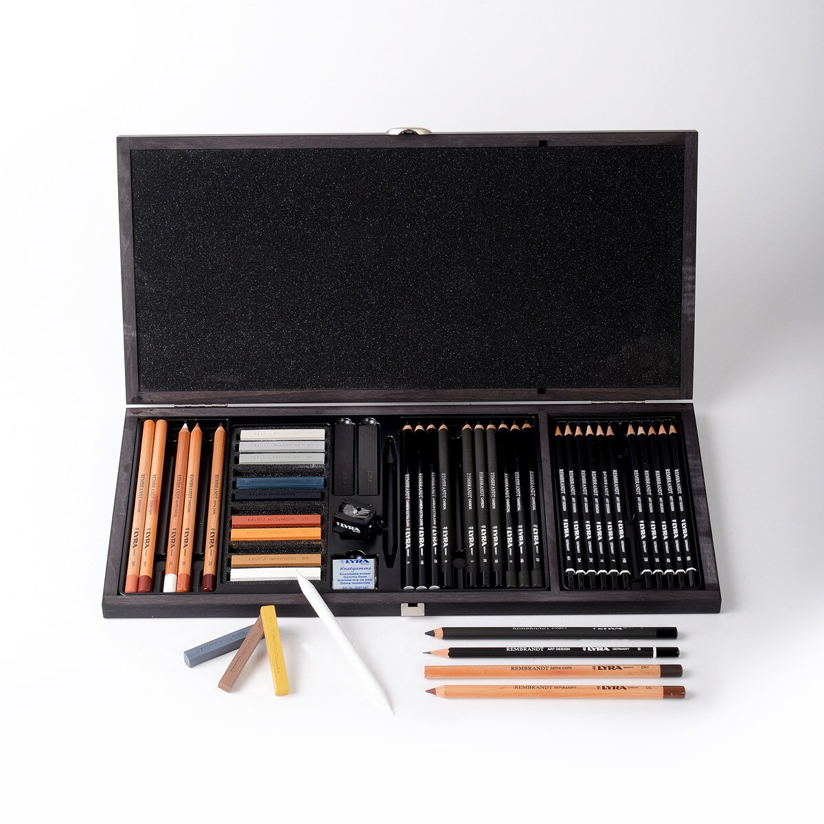 Caja de madera 47 unidades set de dibujo Lyra 1