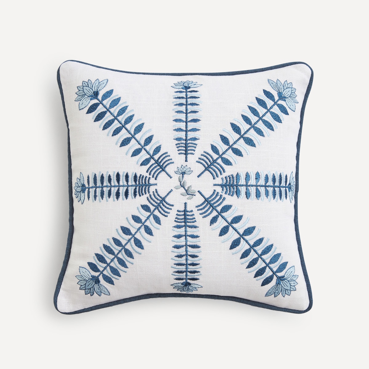 Coussin décoratif brodé Antique Blue S