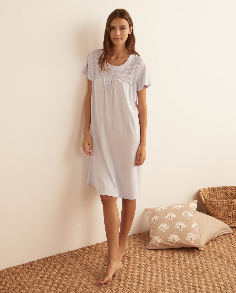 Nuisette plastron dentelle et plis nervurés