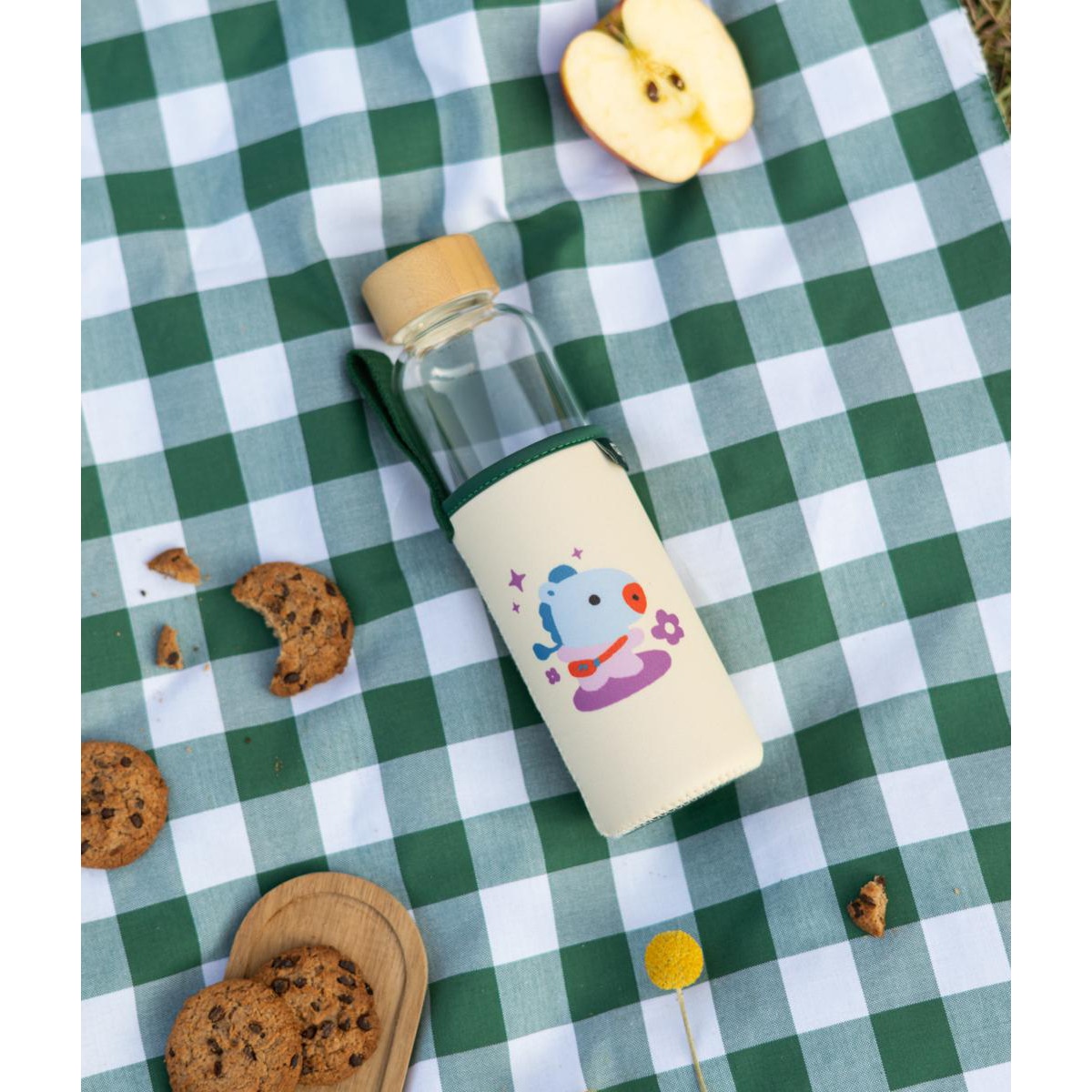 Botella cristal BT21 Mang Erik beige y verde 5