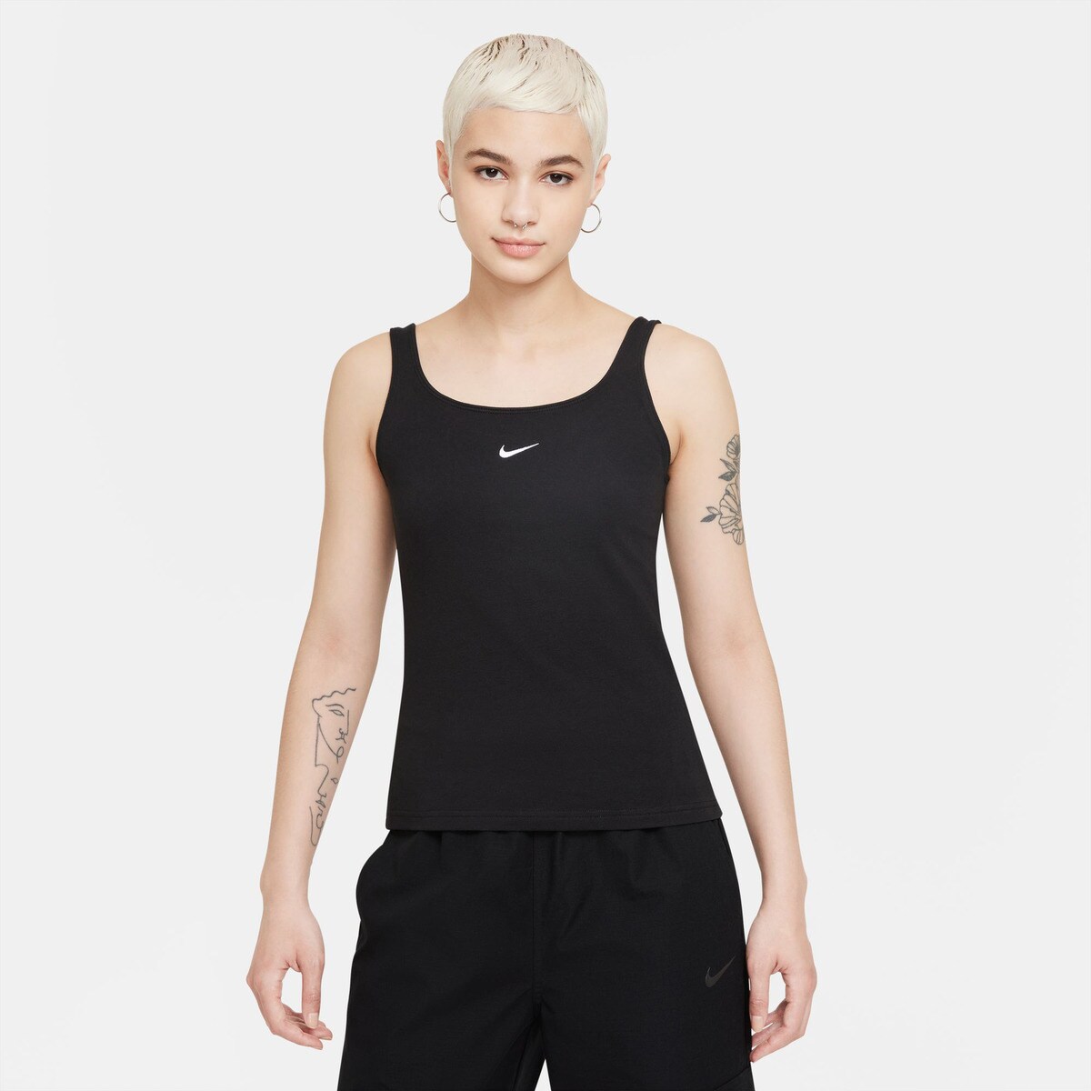 Tshirt Sportswear Collection Essentials Nike