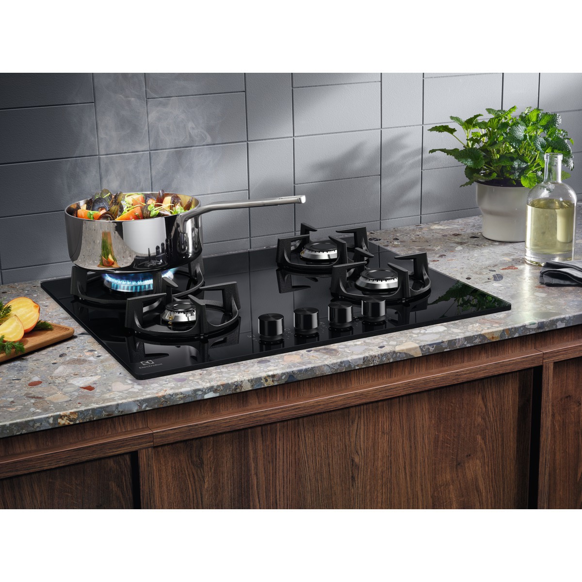 Placa de gas Electrolux de 60 cm, con 4 quemadores SpeedBurner - EGG64272K Negro-7