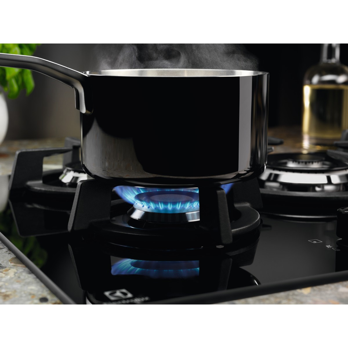 Placa de gas Electrolux de 60 cm, con 4 quemadores SpeedBurner - EGG64272K Negro-6