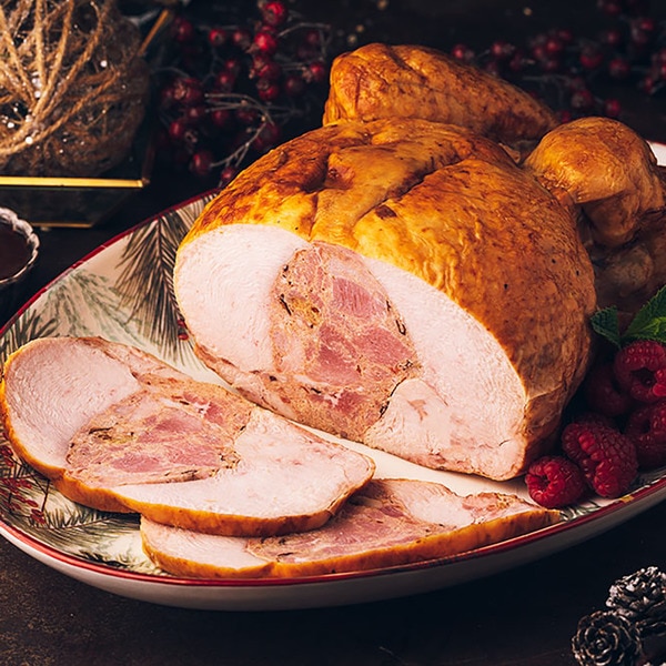 Turkey stuffed with walnuts, plums and serrano ham container 3,3 kg with Port wine sauce, gluten-free 8-10 portions
