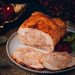 Chicken stuffed with egg, serrano ham and dates container 1,8 kg with Port wine sauce, 6-7 portions