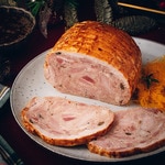 Brathähnchen mit Füllung aus Steinpilzen, Enten-Mousse und Trüffeln Behälter 1,3 kg mit Bratensauce 6 Portionen