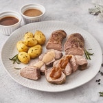 Eichel-Filetsteak 100% Ibérico im eigenen Saft aromatisierte Baby-Kartoffeln 2-3 Portionen Behälter 1,150 kg mit Pedro Ximénez Sauce und schwarzem Pfeffer