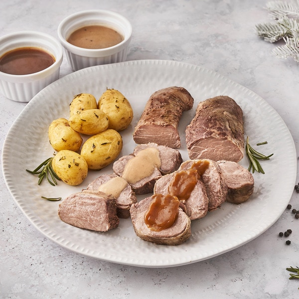 Eichel-Filetsteak 100% Ibérico im eigenen Saft aromatisierte Baby-Kartoffeln 2-3 Portionen Behälter 1,150 kg mit Pedro Ximénez Sauce und schwarzem Pfeffer