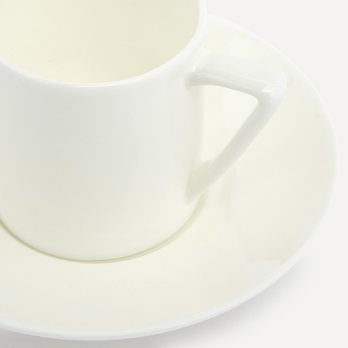 Chávena de Café com Prato Redondo com Alça Bone China Essential Branco-2