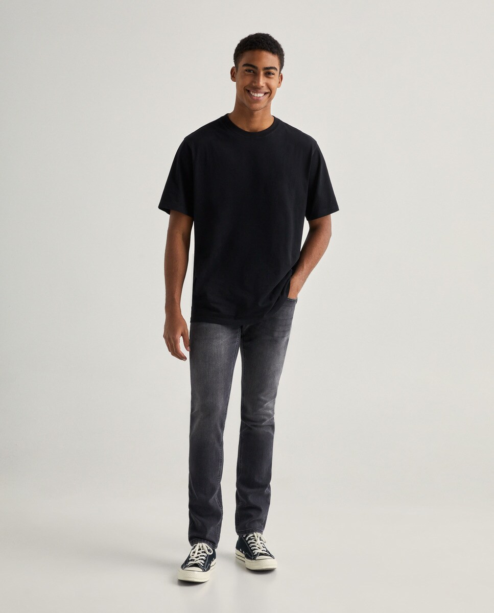 Jean en maille fit slim en tissu confortable