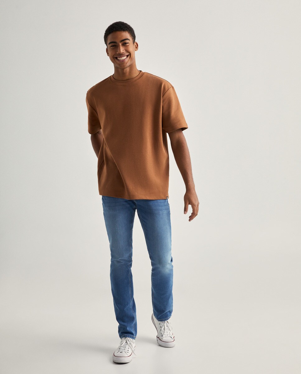 Jean en maille fit slim en tissu confortable